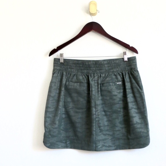 NEW! Orvis Camo Active Travel Skort Green SZ M - Picture 4 of 11